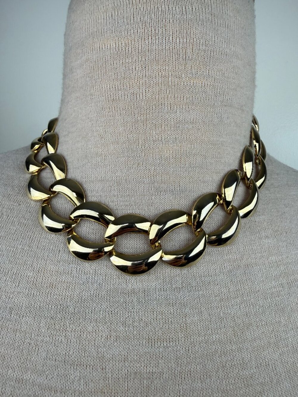 Gold Tone Chunky Round Link Necklace 16"